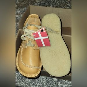 Duck Feet Fyn Style Color: Bio Size:  9/39